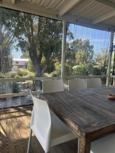 Μπαλκόνι ή βεράντα στο 7 Salty Air Beach Shack Pets Ok 350m To The Beach!