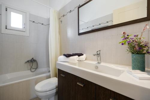 Et badeværelse på Kriolithos Houses