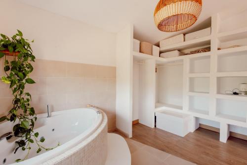 Ένα μπάνιο στο Can Mimosa