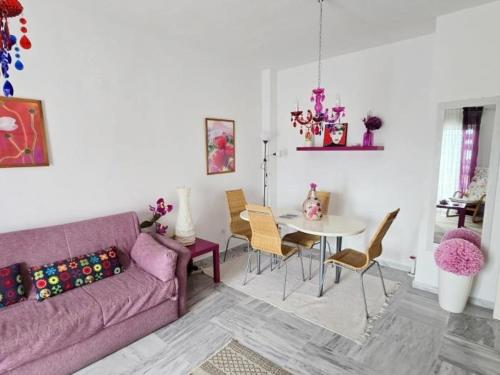 Chic 1 Bedroom Holiday Apartment in Calle Timón