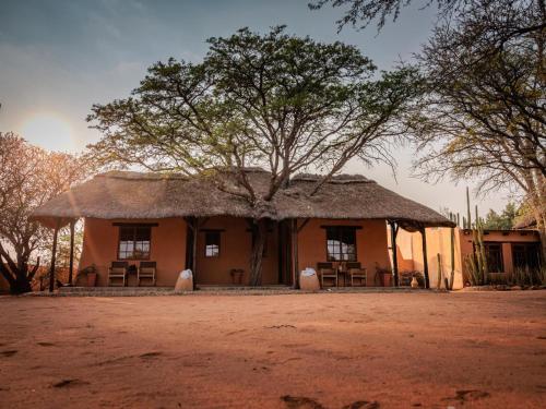 Eningu Kalahari Lodge