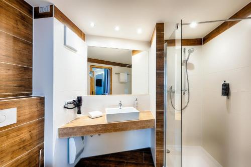 Ένα μπάνιο στο Premier Inn Lindau