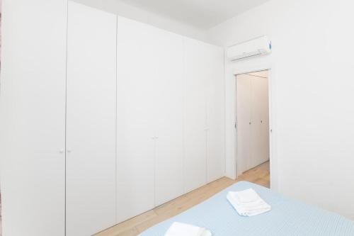 Luxury one bedroom Corso Buenos Aires next Duomo
