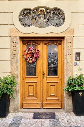 Hotel Residence U Černého Orla — Facade/entrance