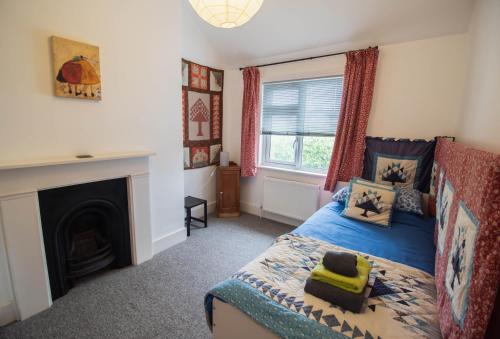 Voodi või voodid majutusasutuse Blachington Cottage, Stunning and Central By Air Premier toas