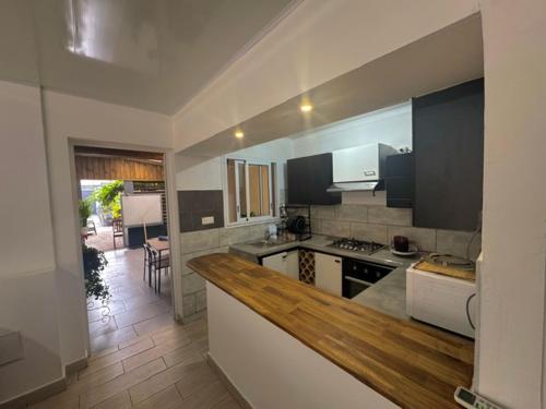 Η κουζίνα ή μικρή κουζίνα στο Le Cocon de Bagatelle