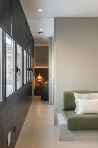 Edmond Vibes Almagro Suites