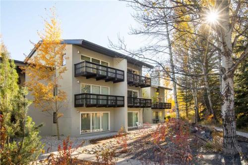 Το κτήριο όπου στεγάζεται  το διαμέρισμα