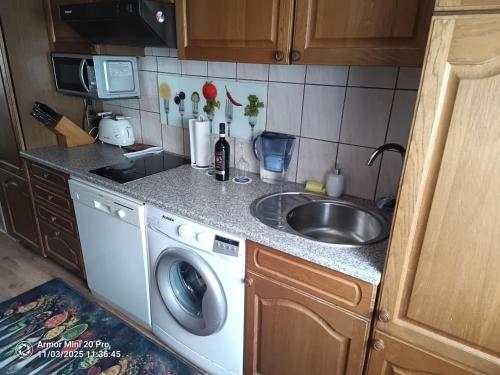 Kuchyň nebo kuchyňský kout v ubytování Haus Nähe Flughafen und Messe