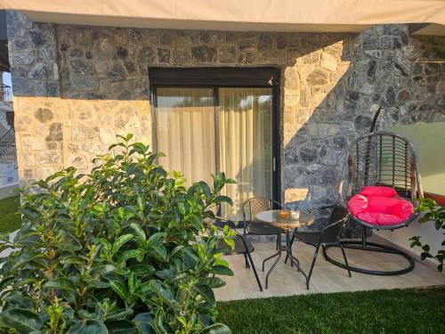 Κήπος έξω από το Serenade apartment