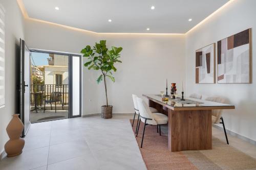 Coralie 3 bedroom apartment 40m from the beach