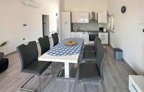 Nice Apartment In Lumbarda With Wifi