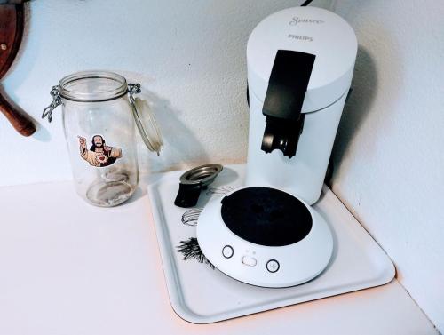 Příslušenství pro přípravu čaje a kávy v ubytování Cosy Coty