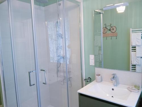 Ένα μπάνιο στο L'atelier du vélo