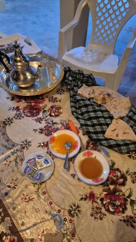 Đồ ăn tại/gần nhà nghỉ nhỏ