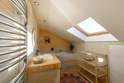 Kuchyň nebo kuchyňský kout v ubytování Villa Nautica