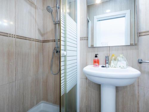 Koupelna v ubytování Alcalá B1 Amazing Studio with Sea View