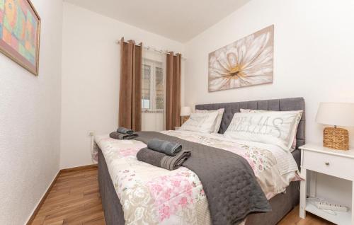 Cozy Apartment In Zadar With Wifi
