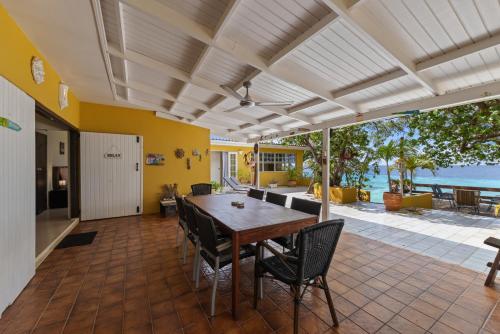 Seaside Villa Boca Sami