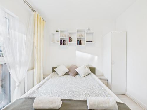 SuperApart Augustówka 73 "1BR Home with Balcony & Pet-Friendly"