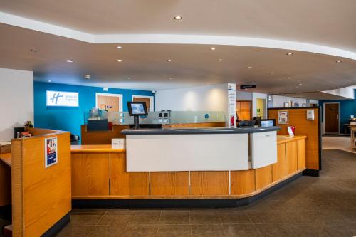 Ο χώρος του λόμπι ή της ρεσεψιόν στο Holiday Inn Express Inverness by IHG
