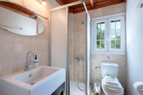 Koupelna v ubytování Apartments Alexander Paleokastritsa