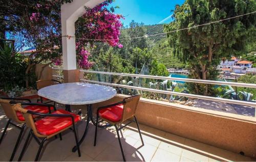 1 Bedroom Cozy Apartment In Gdinj