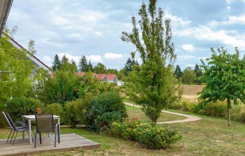 Κήπος έξω από το Nice Home In Röbel With Sauna