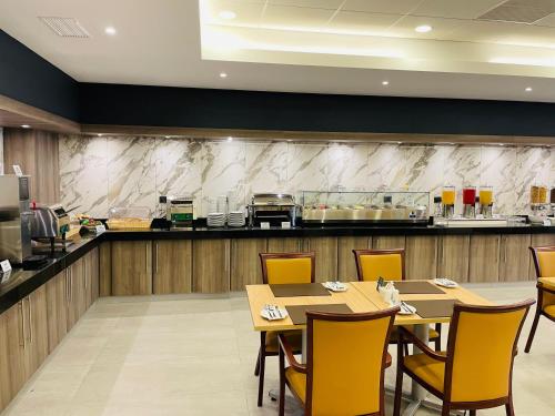 Set per la preparazione di tè e caffè presso Hotel Diego de Almagro Pudahuel Aeropuerto