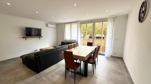 Appartement 3 chambres avec terrasse et Parking à Fréjus