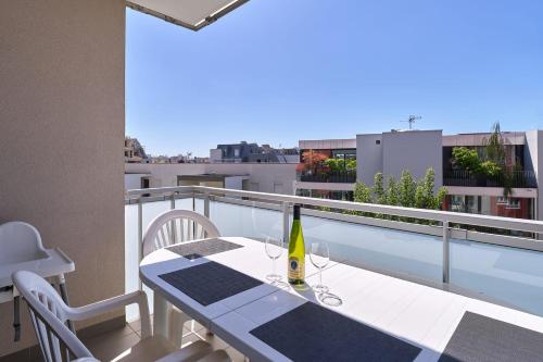 Dans les étoiles - 2 bedroom with free parking near to the city center
