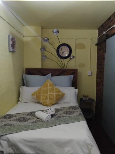 Postel nebo postele na pokoji v ubytování 102 The Best Sleep Craftmenship