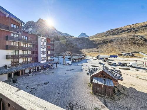 Apartment Rond Point des Pistes - Val Claret-2 by Interhome