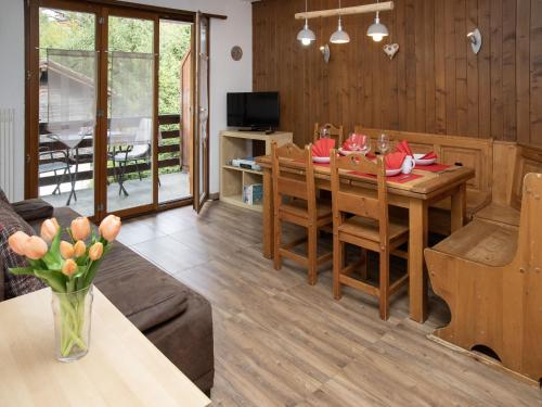 TV a/nebo společenská místnost v ubytování Apartment Galaxie 218 by Interhome