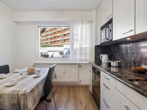 Kuchyň nebo kuchyňský kout v ubytování Apartment Vermala Soleil B1 by Interhome