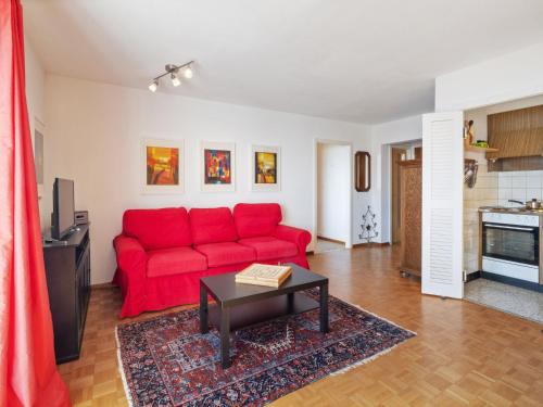 Kuchyň nebo kuchyňský kout v ubytování Apartment Armorial Est Apt- 72 by Interhome