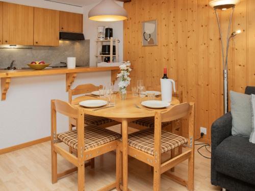 Η κουζίνα ή μικρή κουζίνα στο Apartment Parc C013 by Interhome