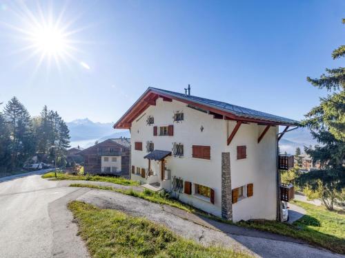 Apartment Les Aiguilles Vertes Rez inférieur by Interhome