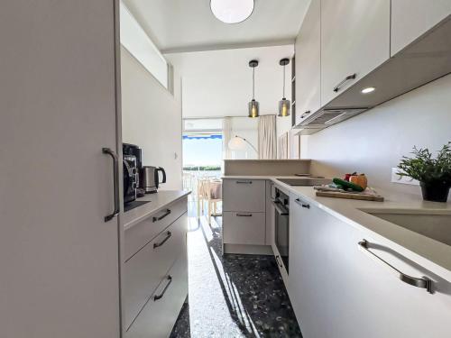 Apartment Le Mireille by Interhome