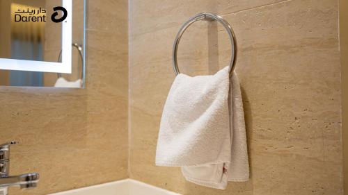 Et badeværelse på Darent Super Luxury One bedroom Al Aqiq