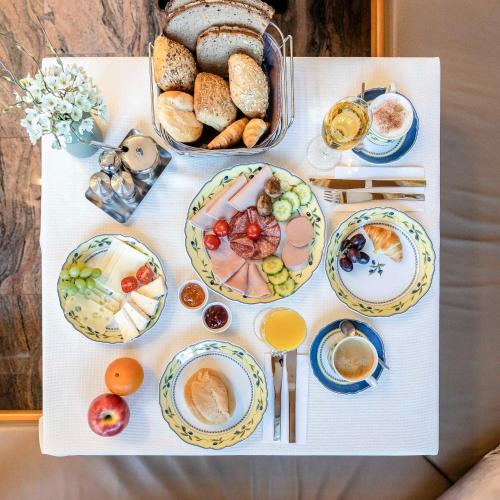 Jídlo v hotelu nebo okolí