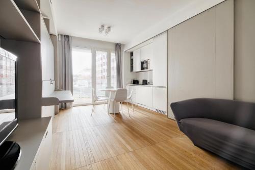 Torre Milano - Gym Pool & View - Central Station District