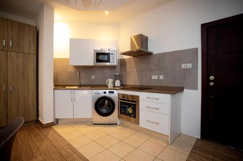 Photo de la galerie de l'établissement Legacy Square by QUAO REALTY, à East Legon