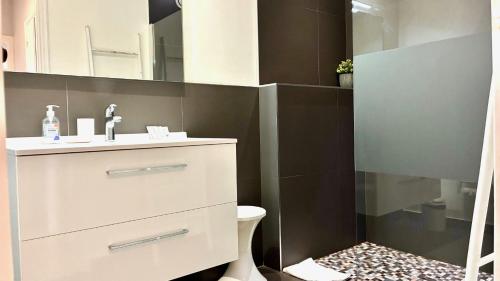 Ένα μπάνιο στο ApartHotel Riviera - Terrasse Felix Faure 2 - Massena