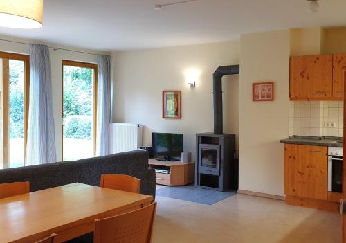 Kuchyň nebo kuchyňský kout v ubytování Natur Ferienpark 32 - App D