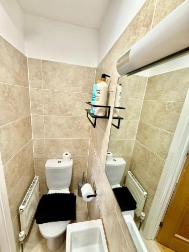 Koupelna v ubytování Cambridge Cozy Retreat House 2 Bedrooms 5 sleeping