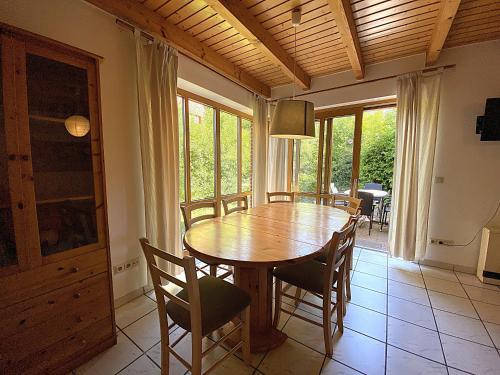 TV a/nebo společenská místnost v ubytování Natur Ferienpark 4 - Typ B