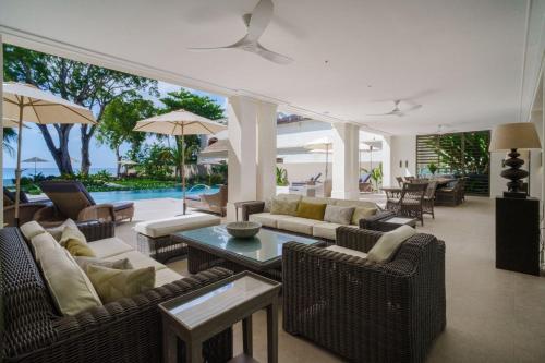Sea Grove House villa