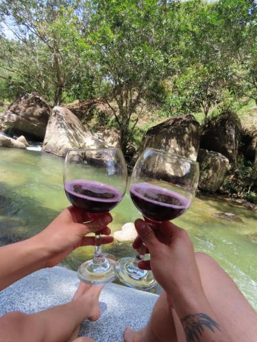 Ποτά στο Posadas entre el Bosque-Tangara Real