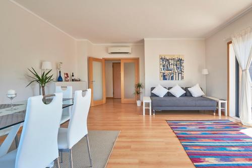 Marina Village Oceanside Apartment w Pool